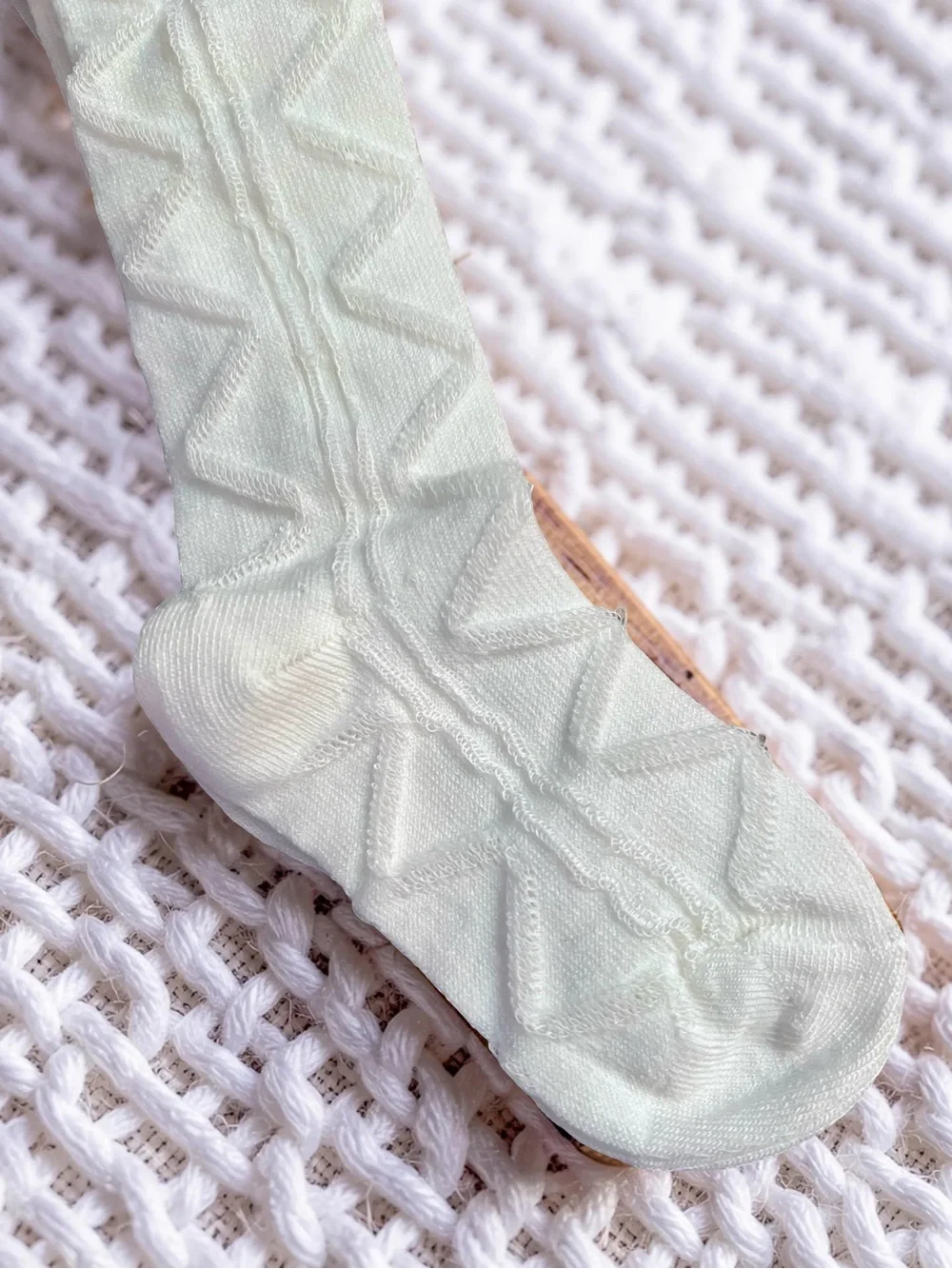 NWT Boutique White Pointelle Chevron Knit Bow Knee High Socks